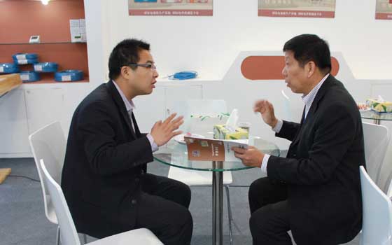 安邦集團參加中國（北京）國際供熱通風空調、衛(wèi)生潔具及城建設備與技術展會現(xiàn)場(圖7)